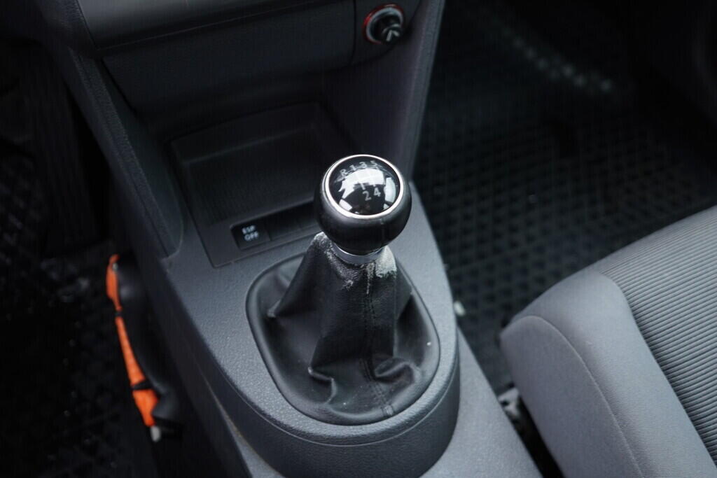 OV190V08682_31.webp_TOURAN  1.9 TDI 77 kW manuál