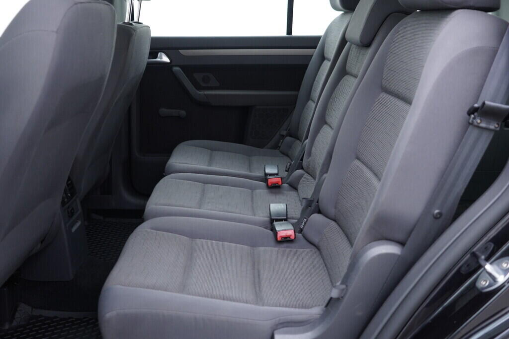 OV190V08682_34.webp_TOURAN  1.9 TDI 77 kW manuál