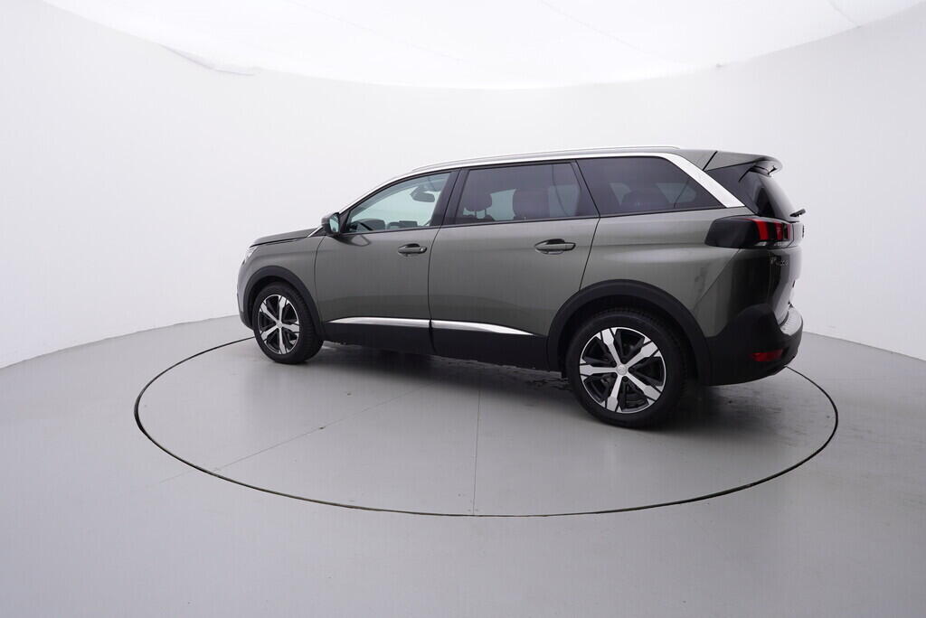 OV190V08683_12.webp_5008 Allure 2.0  110 kW manuál