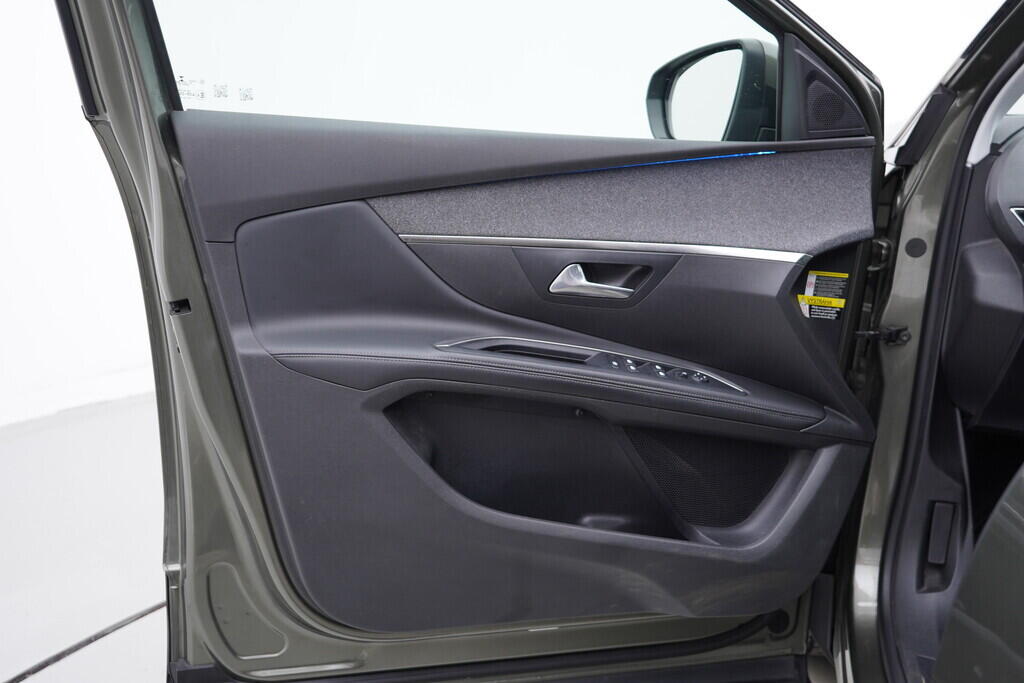 OV190V08683_19.webp_5008 Allure 2.0  110 kW manuál