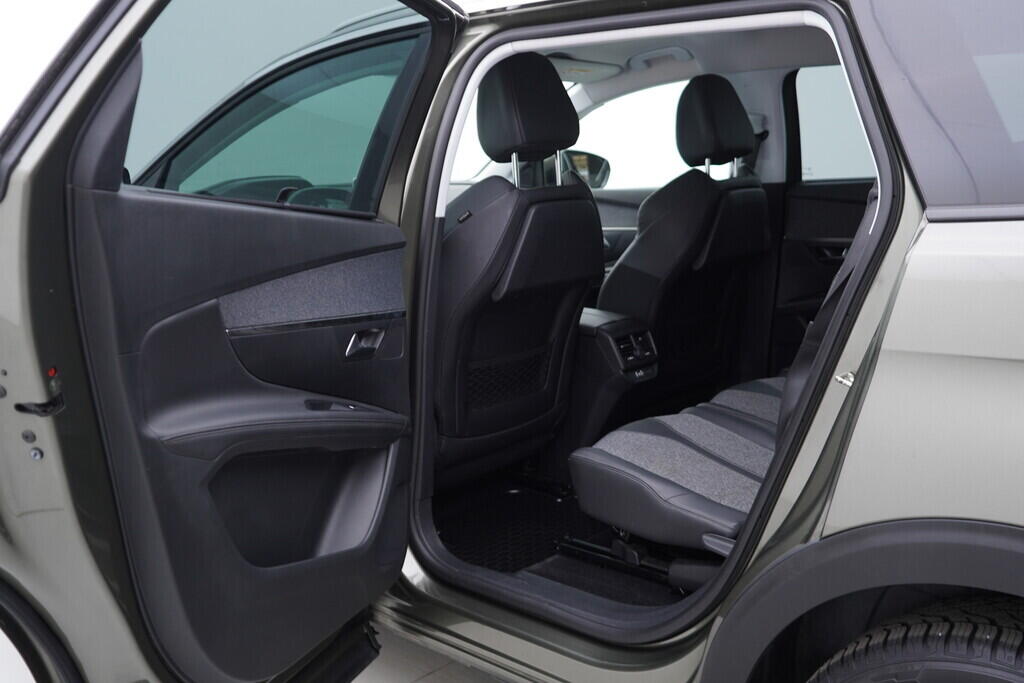 OV190V08683_36.webp_5008 Allure 2.0  110 kW manuál