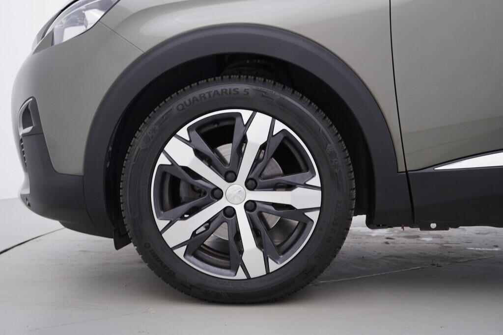 OV190V08683_42.webp_5008 Allure 2.0  110 kW manuál