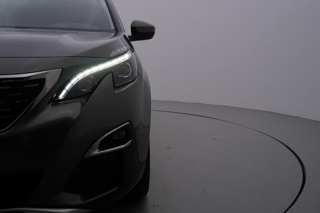 OV190V08683_44.webp_5008 Allure 2.0  110 kW manuál