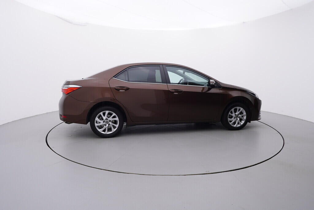 OV190V08684_15.webp_COROLLA  1.6  97 kW manuál, DPH