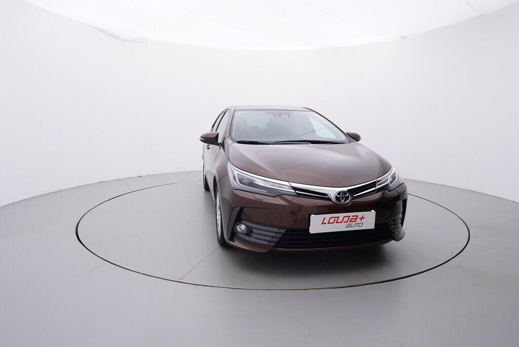 OV190V08684_17.webp_COROLLA  1.6  97 kW manuál, DPH