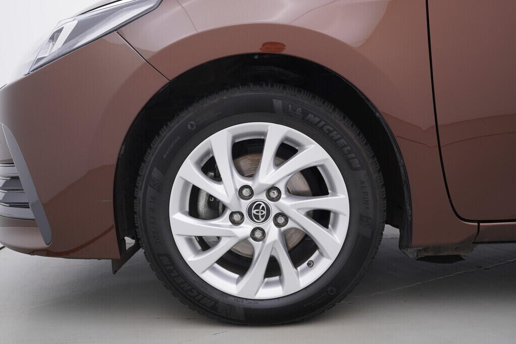 OV190V08684_37.webp_COROLLA  1.6  97 kW manuál, DPH