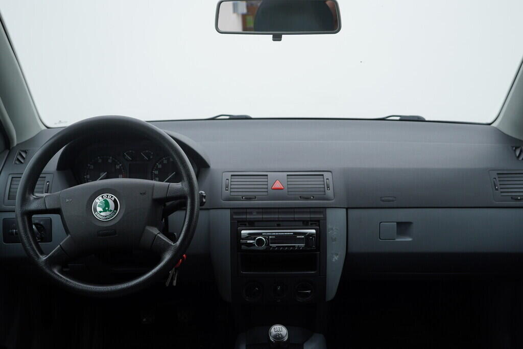 OV190V08685_25.webp_FABIA Ambiente 1.4 MPI 44 kW manuál
