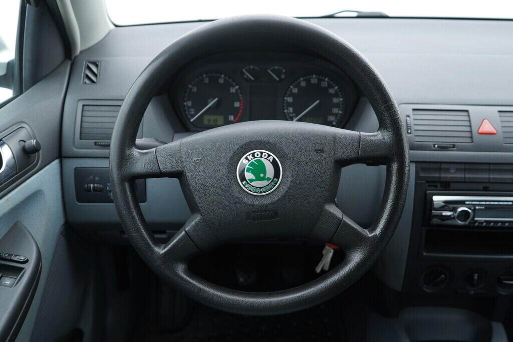 OV190V08685_26.webp_FABIA Ambiente 1.4 MPI 44 kW manuál