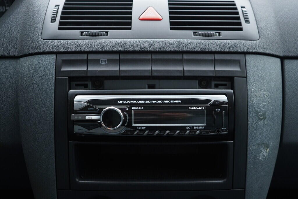 OV190V08685_27.webp_FABIA Ambiente 1.4 MPI 44 kW manuál