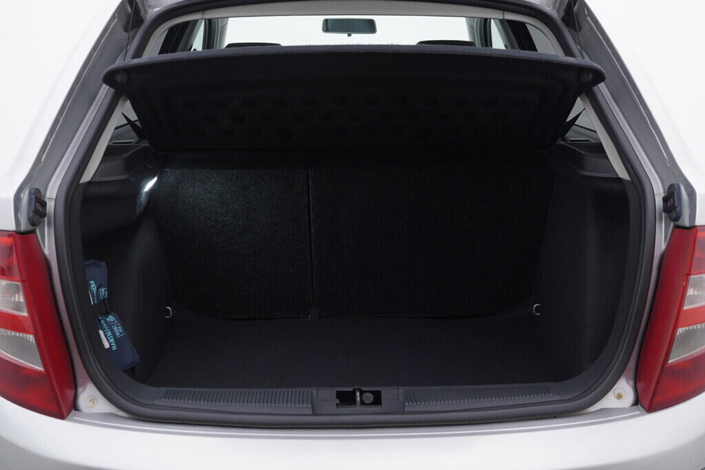 OV190V08685_32.webp_FABIA Ambiente 1.4 MPI 44 kW manuál