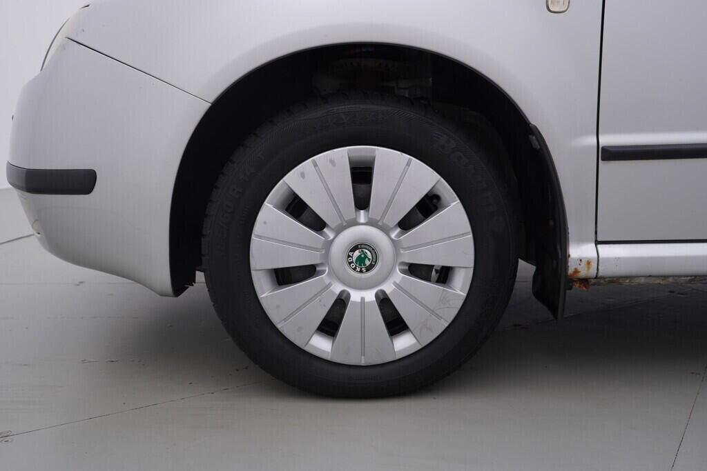 OV190V08685_34.webp_FABIA Ambiente 1.4 MPI 44 kW manuál