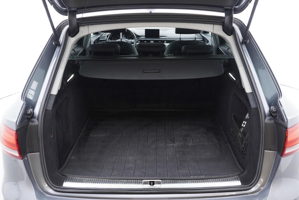 OV190V08687_49.webp_A4 AVANT Ultra 2.0 TDI 110 kW manuál