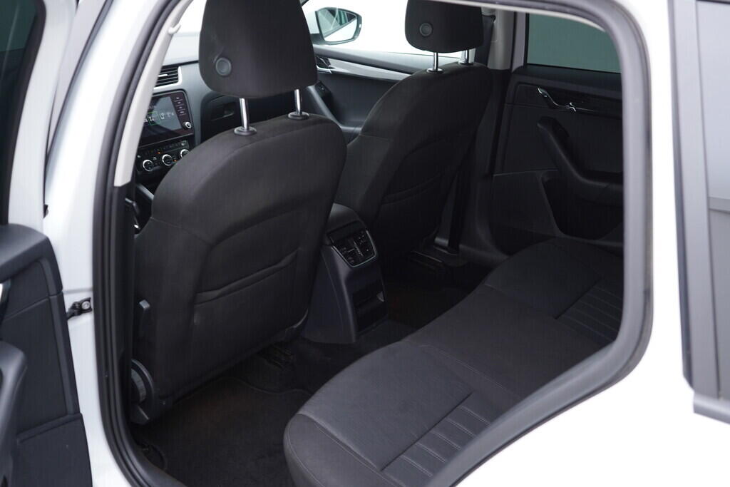 OV190V08689_36.webp_OCTAVIA Style 2.0 TSI 140 kW automat