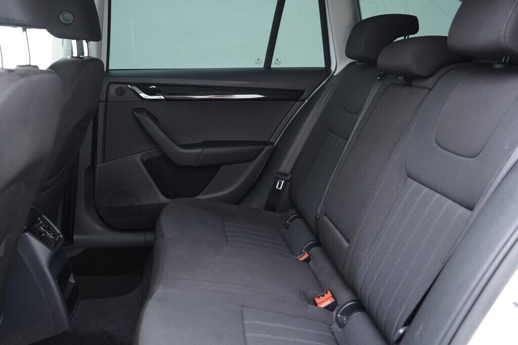 OV190V08689_37.webp_OCTAVIA Style 2.0 TSI 140 kW automat