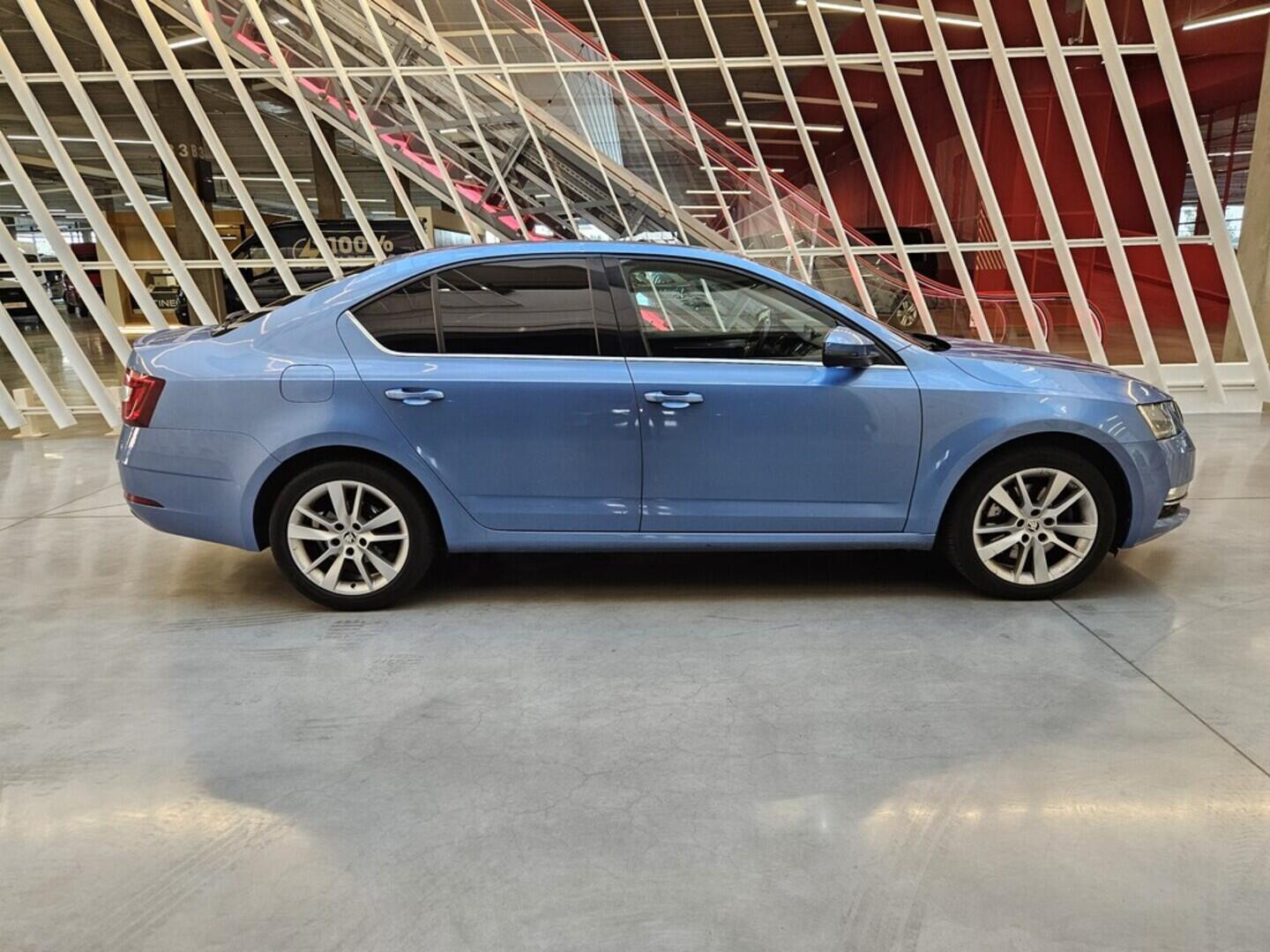 OV190V08691_16.webp_OCTAVIA Style 1.8 TSI 132 kW manuál