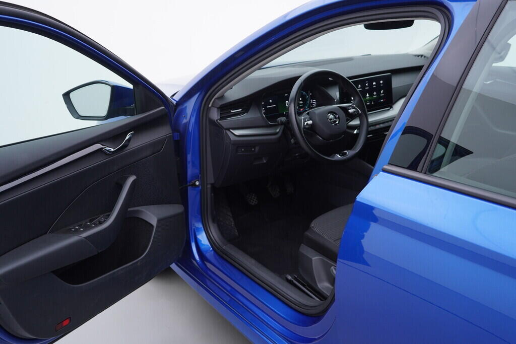 OV190V08701_18.webp_OCTAVIA Bussines 2.0 TDI 85 kW manuál, DPH