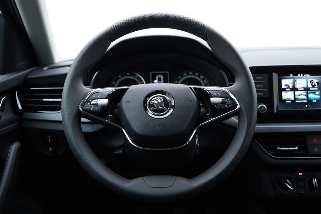 OV190V08704_26.webp_SCALA Ambition 1.0 TSI 81 kW manuál, DPH