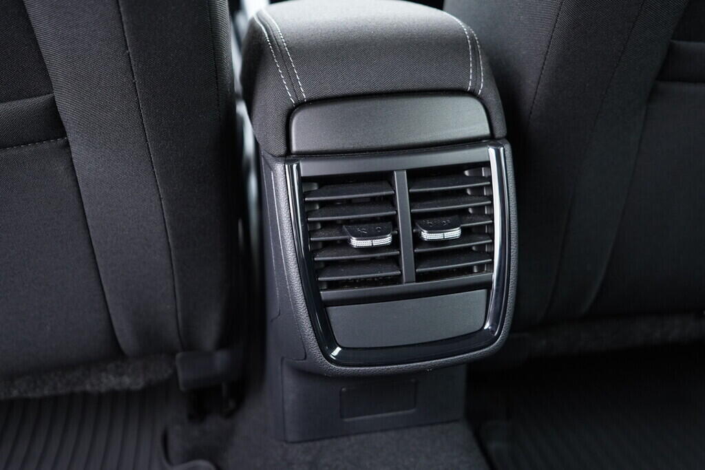 OV190V08704_33.webp_SCALA Ambition 1.0 TSI 81 kW manuál, DPH