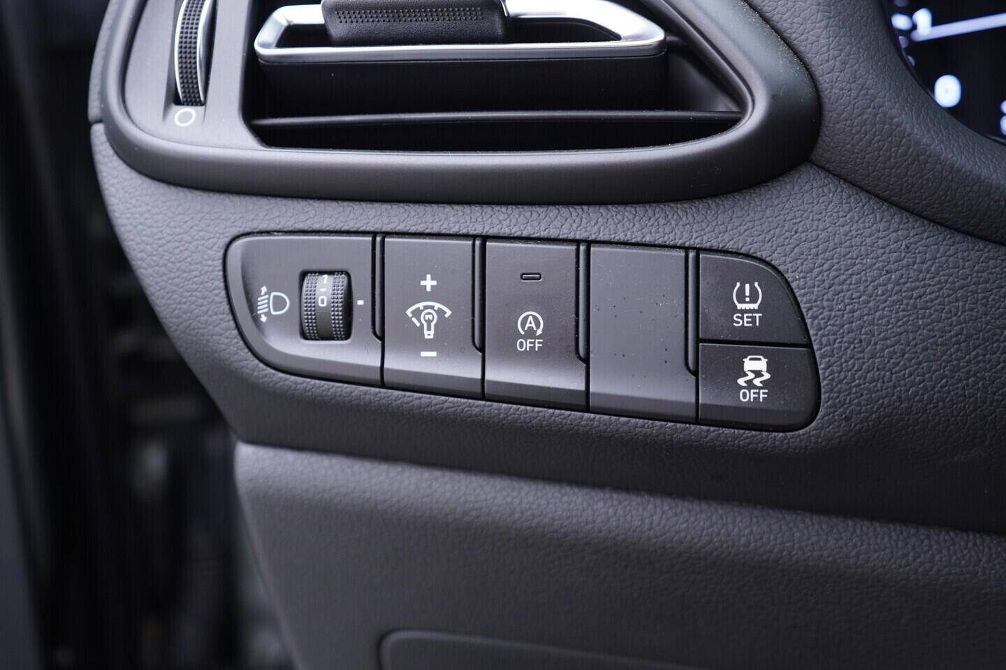 OV190V08705_25.webp_I30 Smart 1.5 T-GDI 117 kW automat, DPH