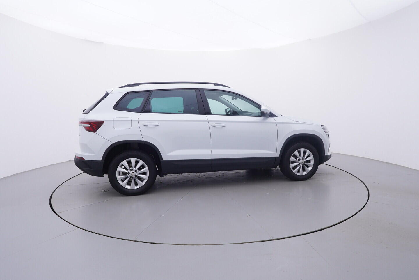 OV190V08706_15.webp_KAROQ Ambition 1.5 TSI 110 kW manuál, DPH