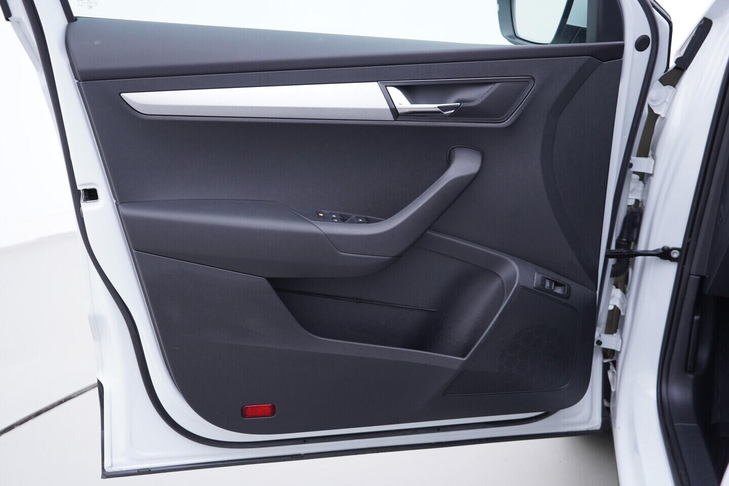 OV190V08706_19.webp_KAROQ Ambition 1.5 TSI 110 kW manuál, DPH