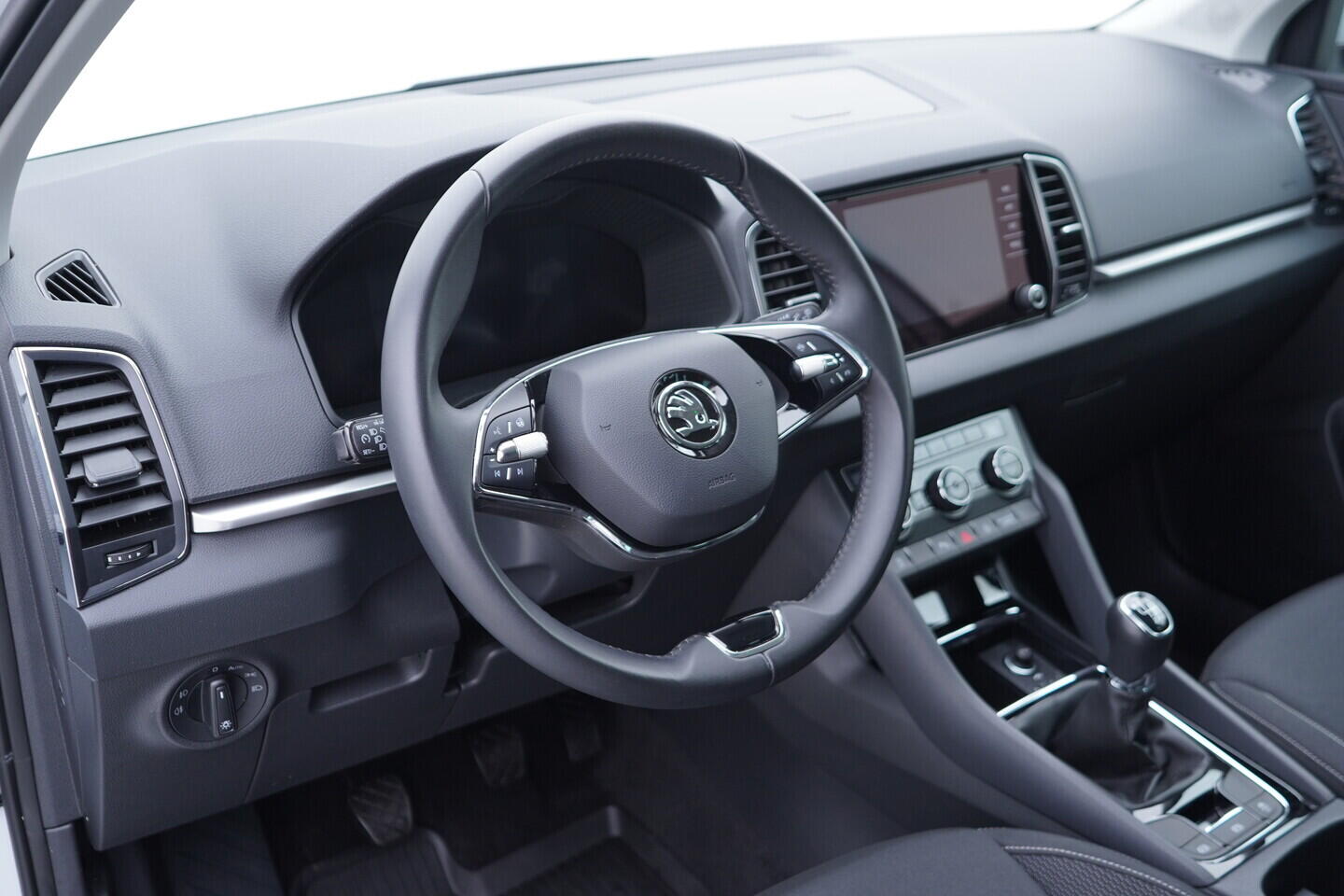 OV190V08706_22.webp_KAROQ Ambition 1.5 TSI 110 kW manuál, DPH