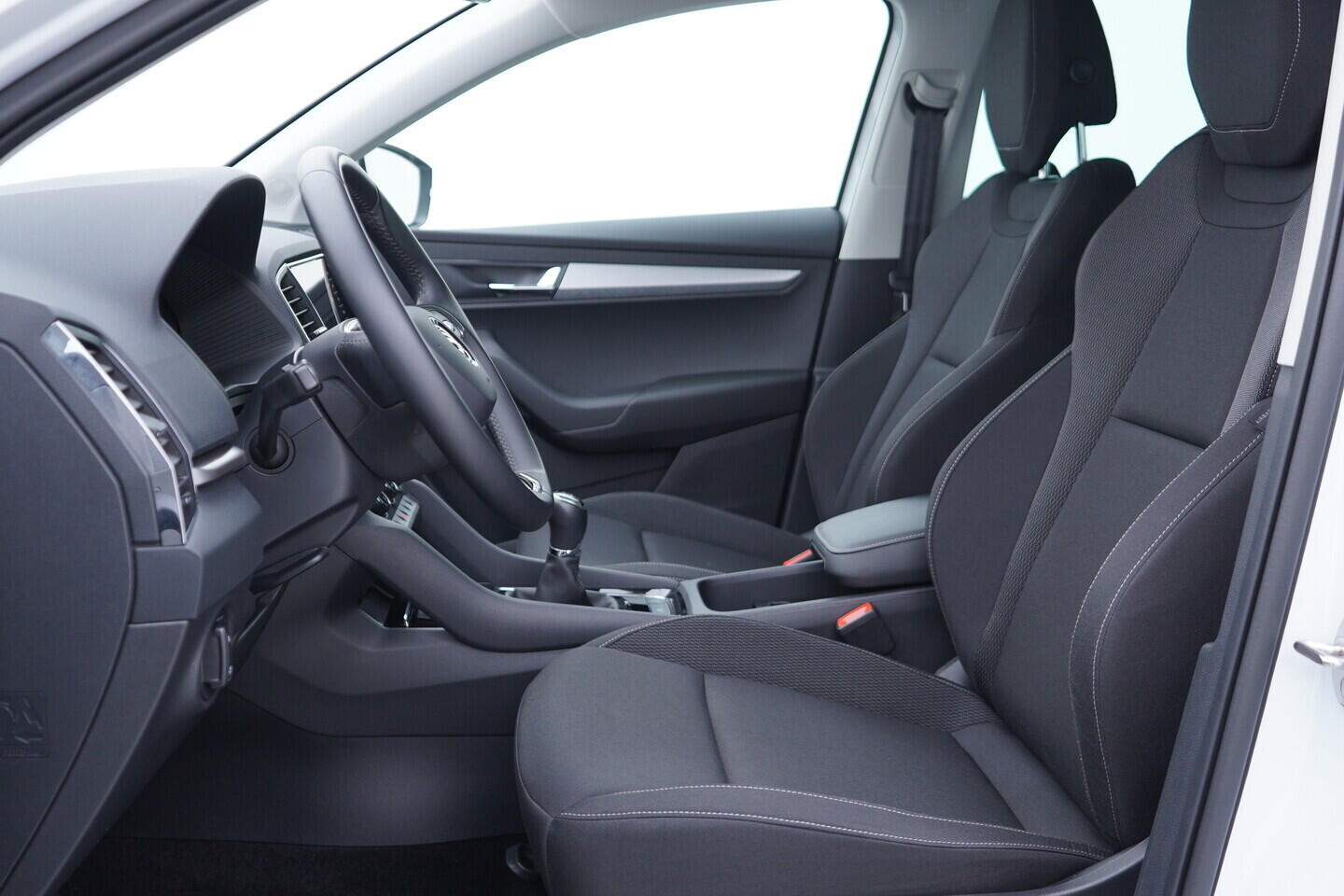 OV190V08706_23.webp_KAROQ Ambition 1.5 TSI 110 kW manuál, DPH