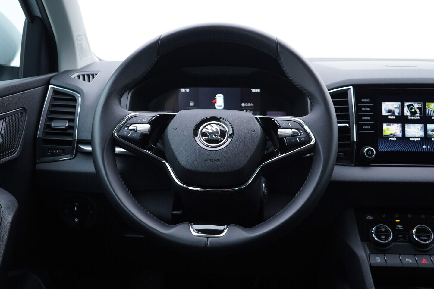 OV190V08706_27.webp_KAROQ Ambition 1.5 TSI 110 kW manuál, DPH