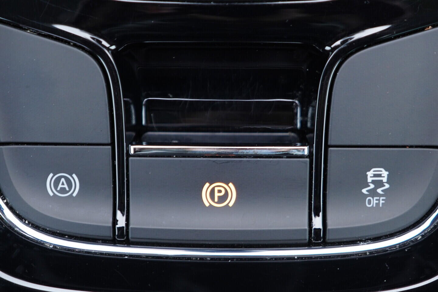 OV190V08706_34.webp_KAROQ Ambition 1.5 TSI 110 kW manuál, DPH