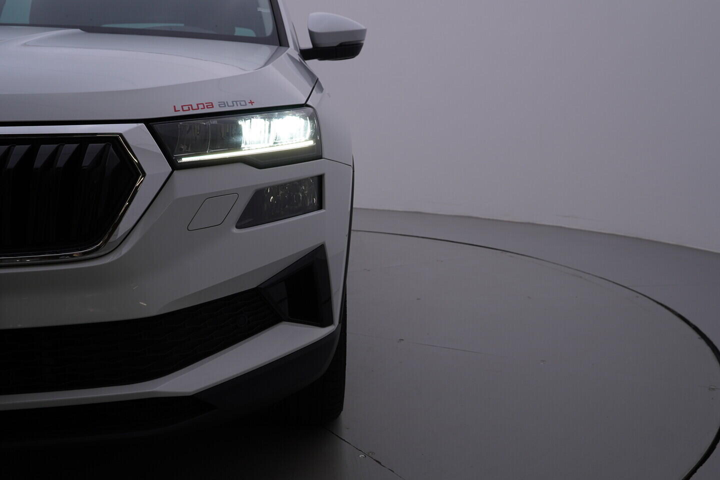 OV190V08706_44.webp_KAROQ Ambition 1.5 TSI 110 kW manuál, DPH