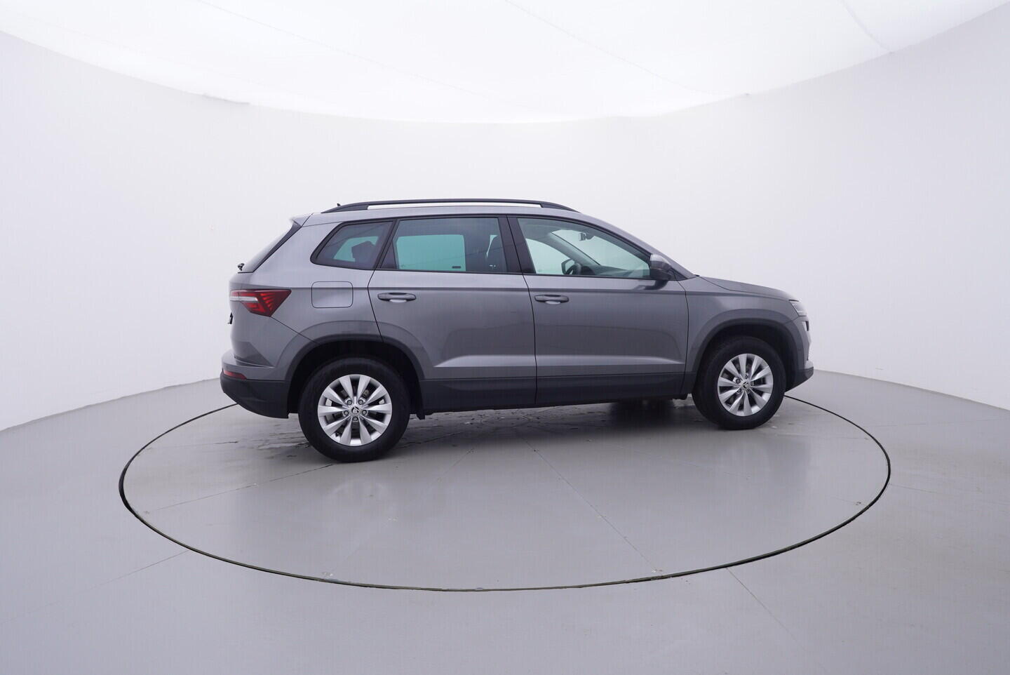 OV190V08707_15.webp_KAROQ Ambition 1.5 TSI 110 kW manuál, DPH