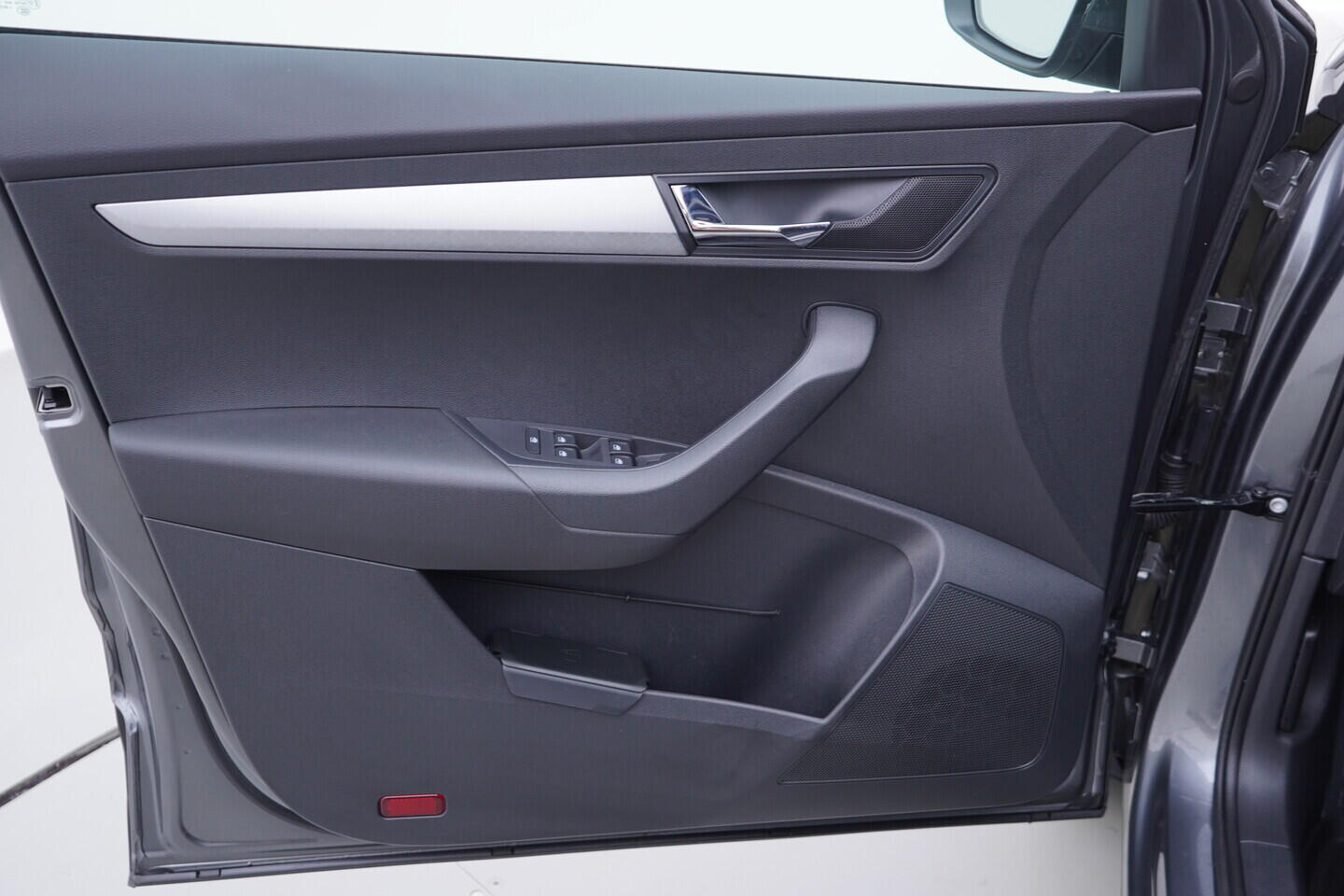 OV190V08707_19.webp_KAROQ Ambition 1.5 TSI 110 kW manuál, DPH