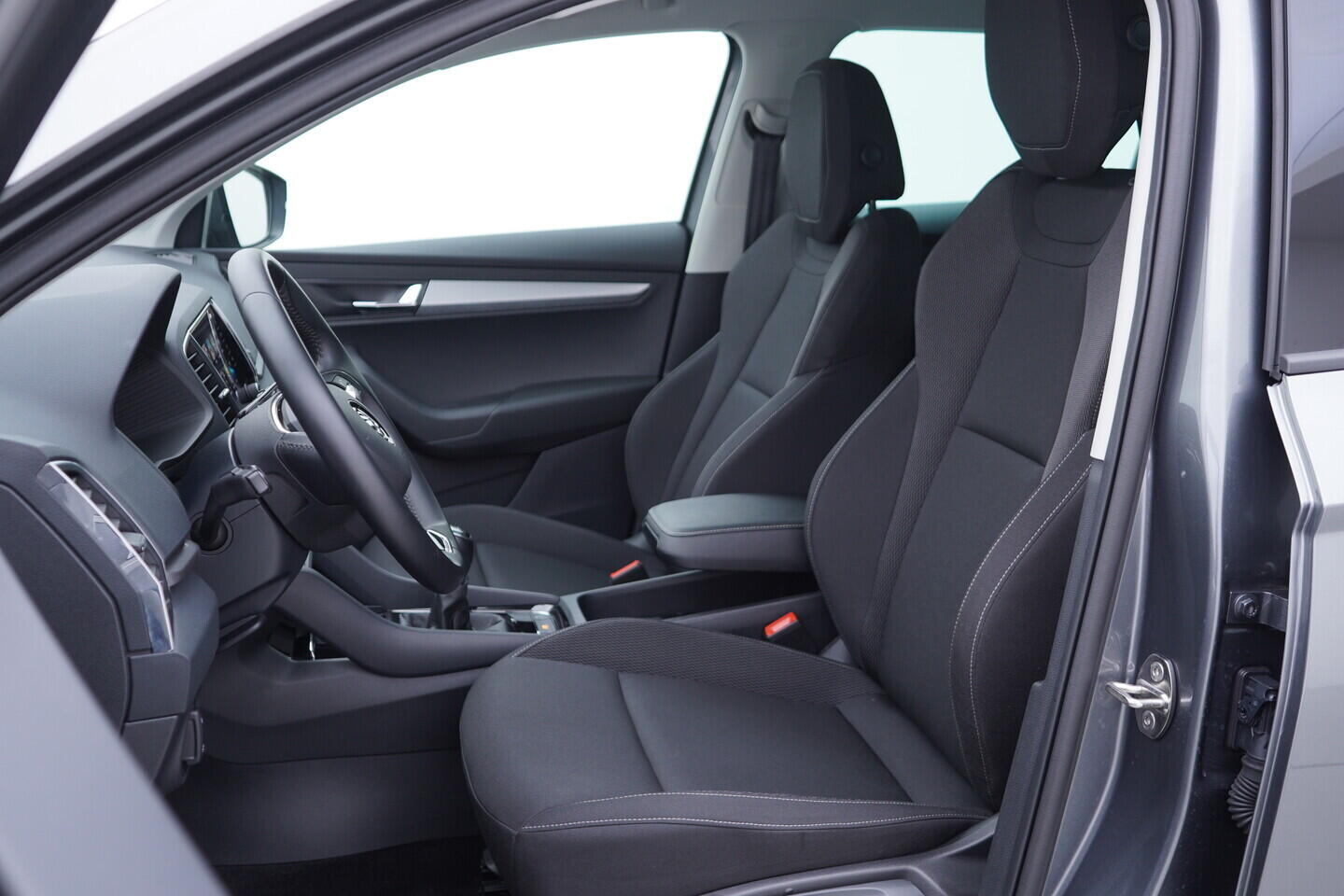 OV190V08707_22.webp_KAROQ Ambition 1.5 TSI 110 kW manuál, DPH