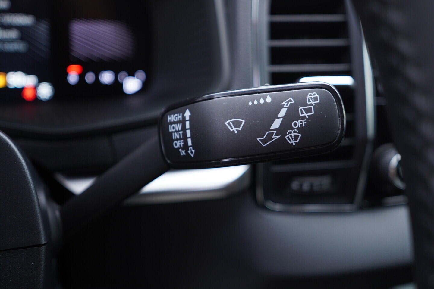 OV190V08707_24.webp_KAROQ Ambition 1.5 TSI 110 kW manuál, DPH