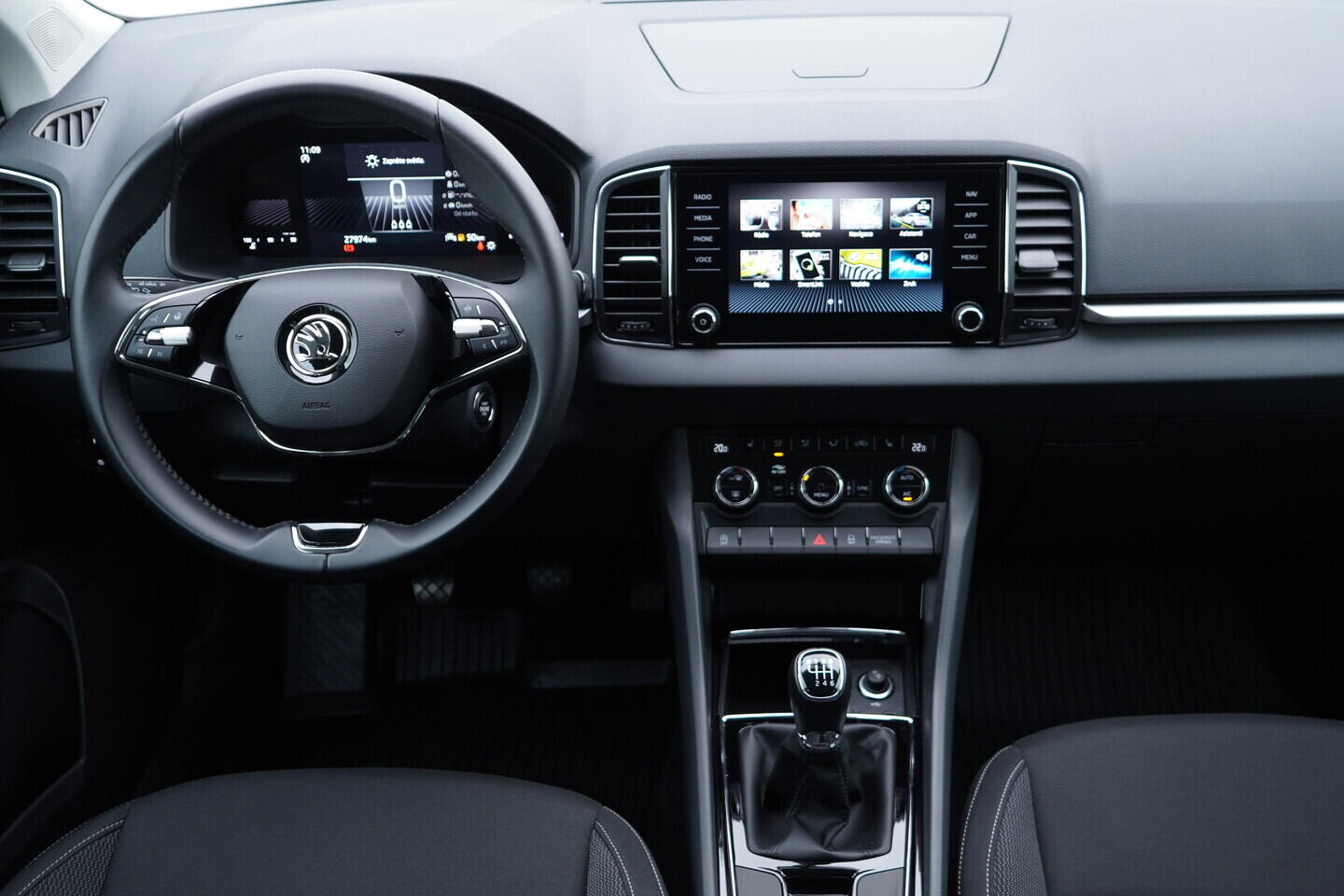 OV190V08707_26.webp_KAROQ Ambition 1.5 TSI 110 kW manuál, DPH