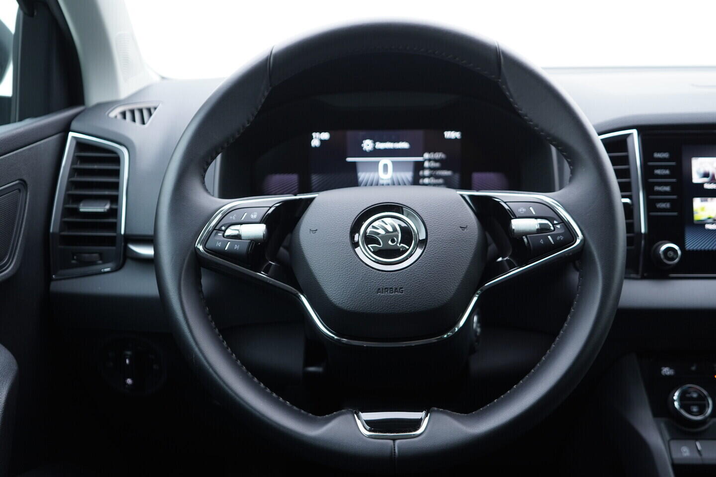 OV190V08707_27.webp_KAROQ Ambition 1.5 TSI 110 kW manuál, DPH