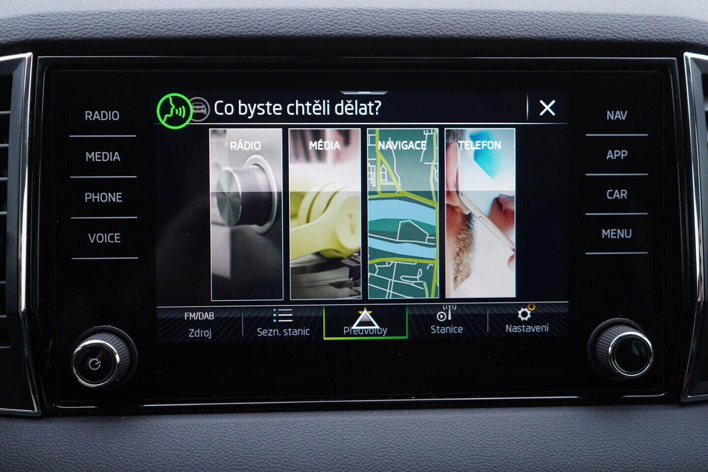 OV190V08707_30.webp_KAROQ Ambition 1.5 TSI 110 kW manuál, DPH