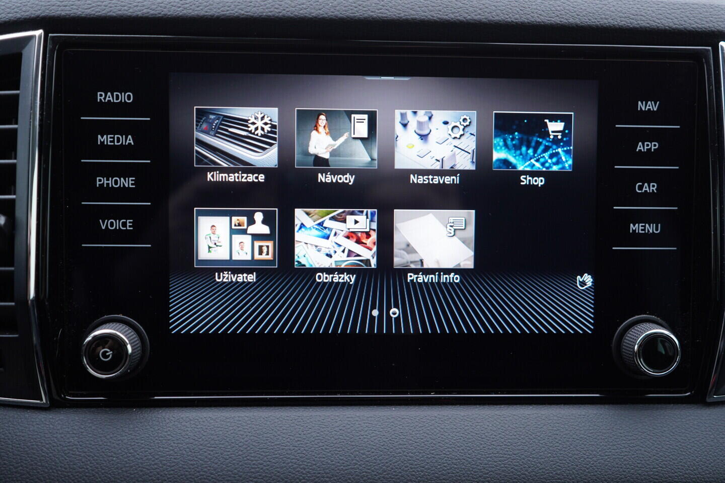 OV190V08707_32.webp_KAROQ Ambition 1.5 TSI 110 kW manuál, DPH