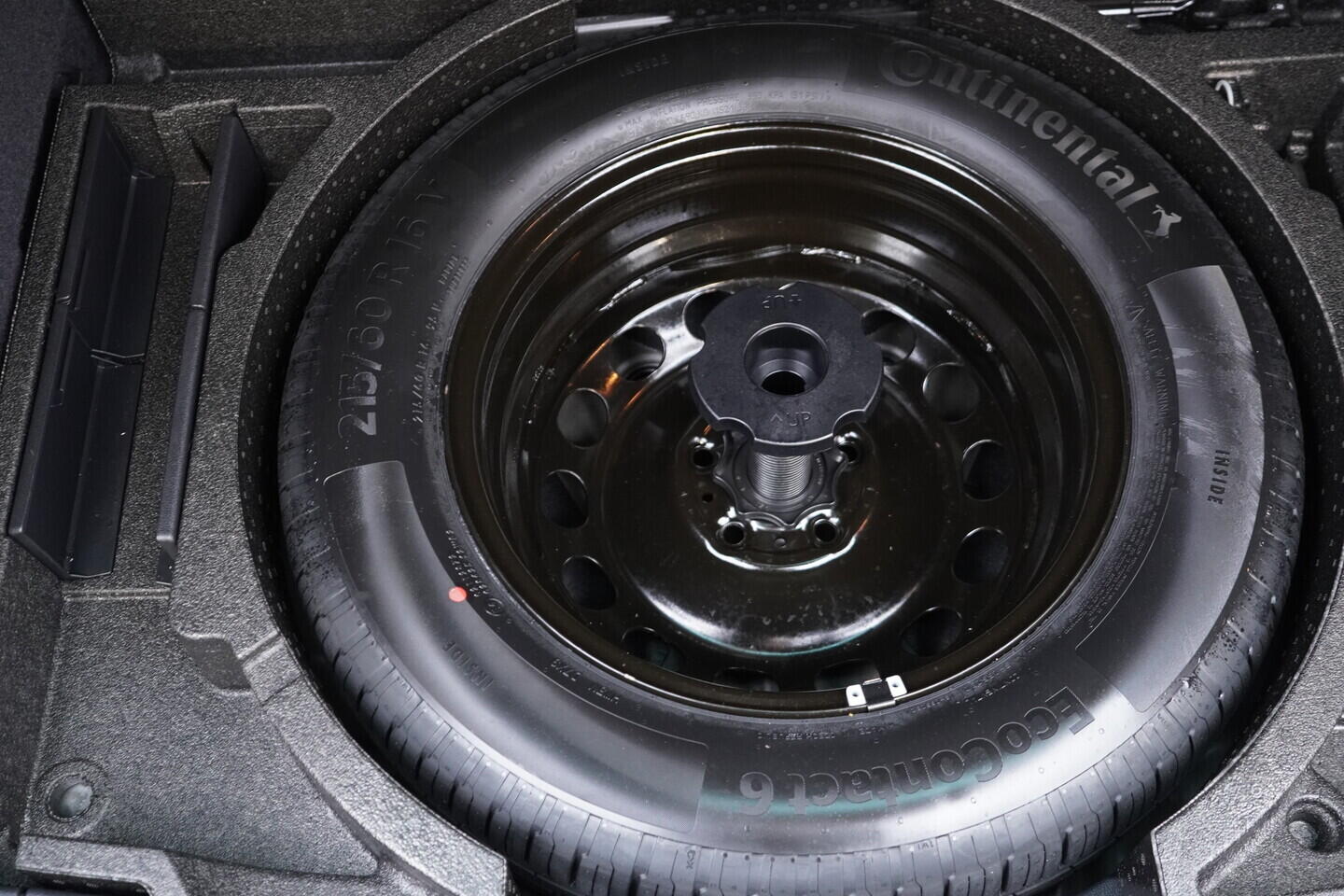 OV190V08707_41.webp_KAROQ Ambition 1.5 TSI 110 kW manuál, DPH