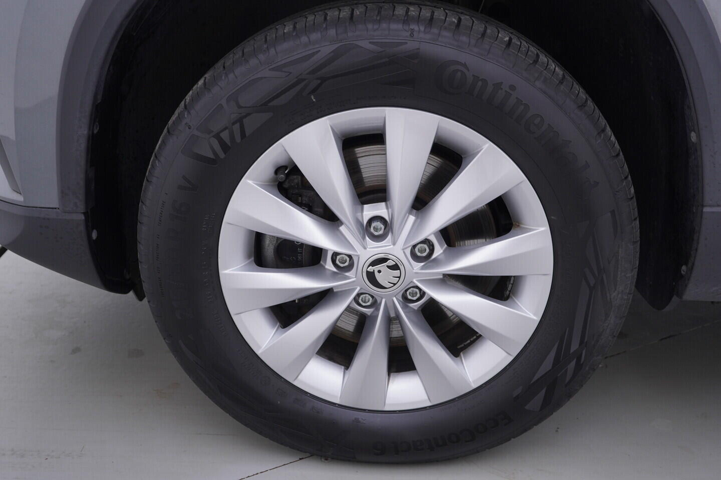 OV190V08707_45.webp_KAROQ Ambition 1.5 TSI 110 kW manuál, DPH