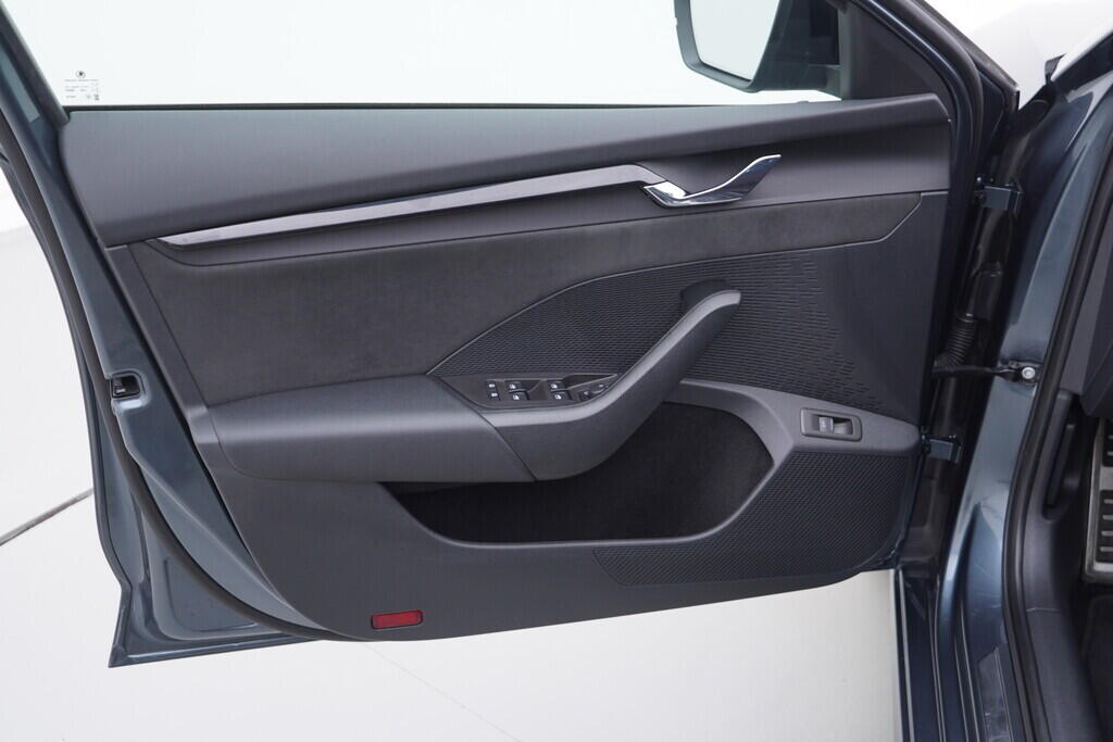 OV190V08713_19.webp_OCTAVIA RS 2.0 TDI 147 kW automat, DPH