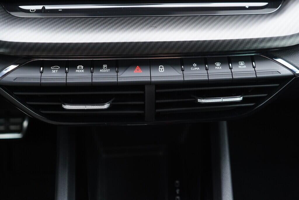 OV190V08713_37.webp_OCTAVIA RS 2.0 TDI 147 kW automat, DPH