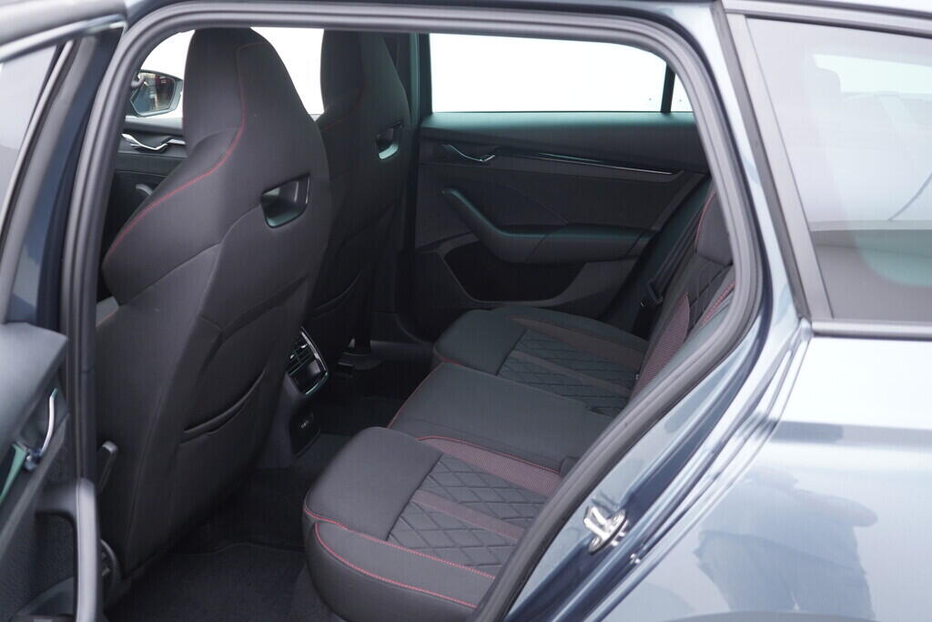 OV190V08713_41.webp_OCTAVIA RS 2.0 TDI 147 kW automat, DPH