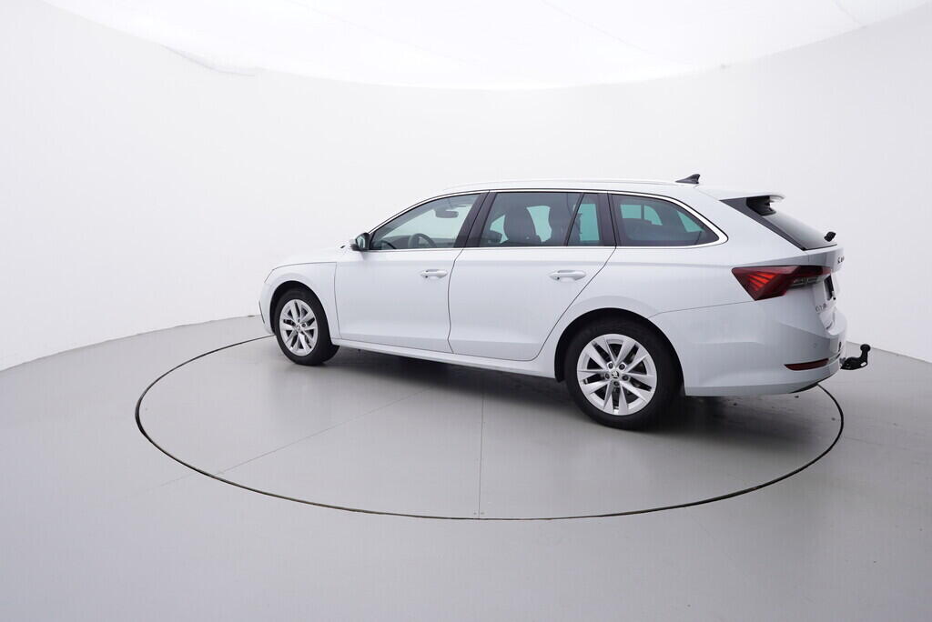OV190V08724_12.webp_OCTAVIA Style 1.5 TSI 110 kW manuál, DPH