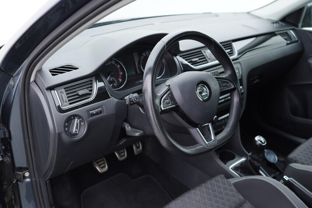 OV190V08727_21.webp_RAPID Sport 1.0 TSI 70 kW manuál
