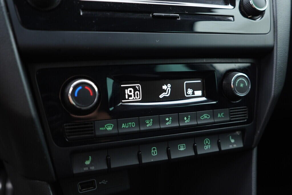 OV190V08727_29.webp_RAPID Sport 1.0 TSI 70 kW manuál