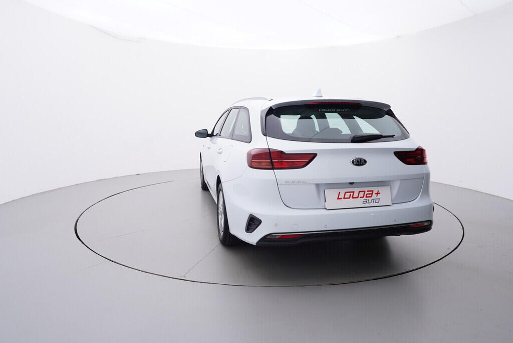 OV190V08734_13.webp_CEED SPIN 1.5  117 kW manuál