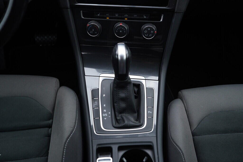 OV190V08737_34.webp_GOLF VARIANT Comfortline 2.0 TDI 110 kW automat
