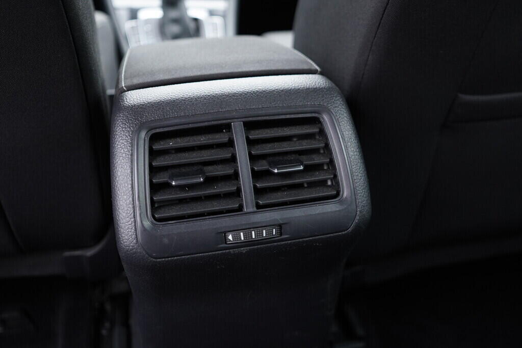 OV190V08737_37.webp_GOLF VARIANT Comfortline 2.0 TDI 110 kW automat