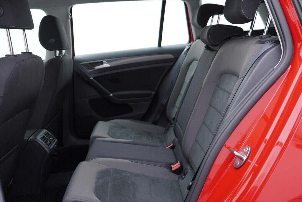 OV190V08737_38.webp_GOLF VARIANT Comfortline 2.0 TDI 110 kW automat
